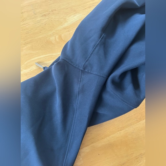 Lululemon On The Fly Crop *Woven 23" - Picture 11 of 15